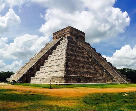 The pyramid of El Castillo at Chichén Itzá