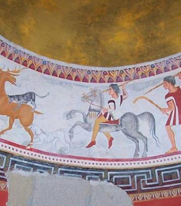 Relief of Thracian Warriors from 6th-5th century BC, Reign of Darius I.  Source: Kmrakmra/CC BY-SA 3.0